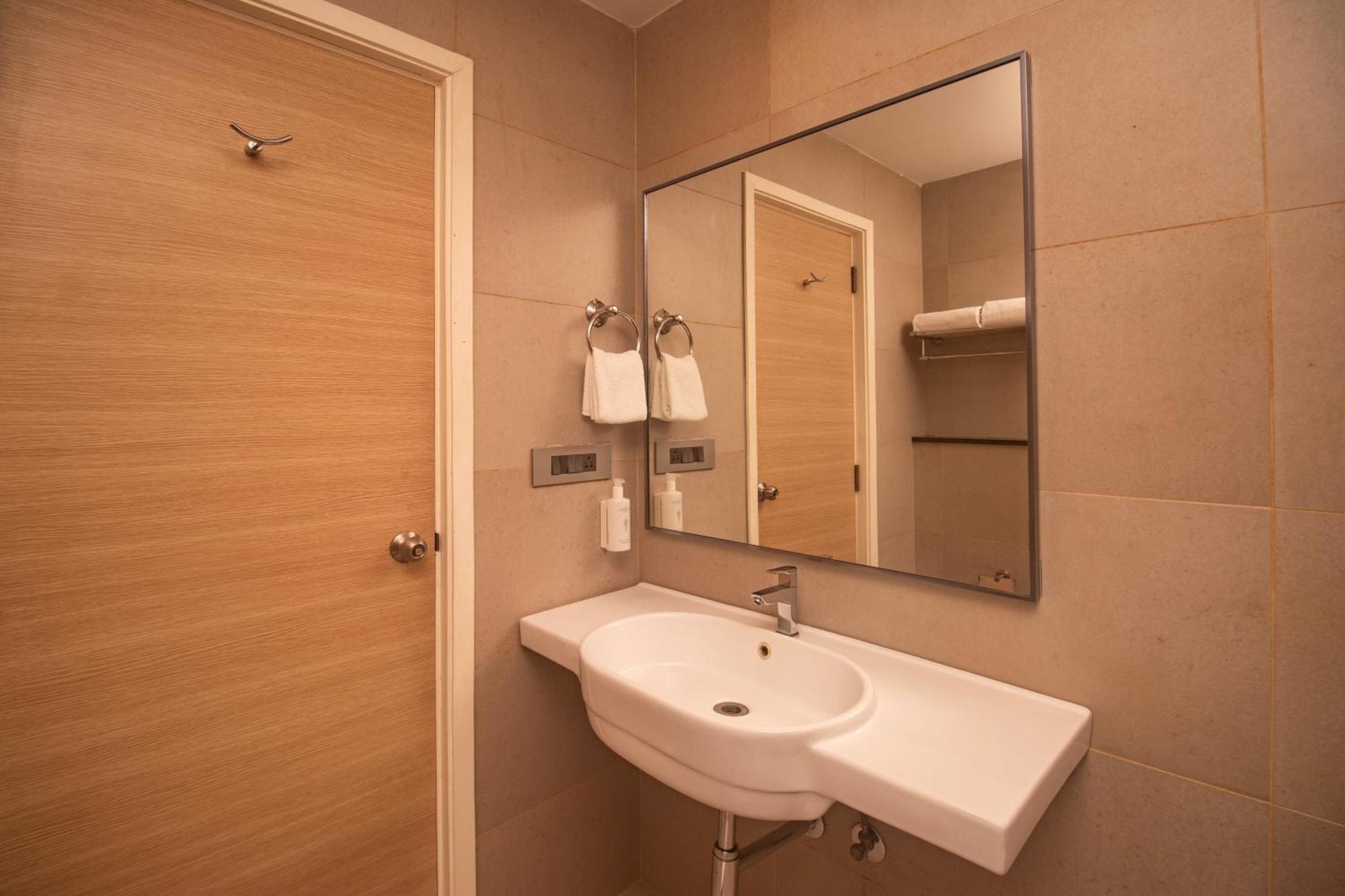 Hotel Star City Ченнаї Екстер'єр фото