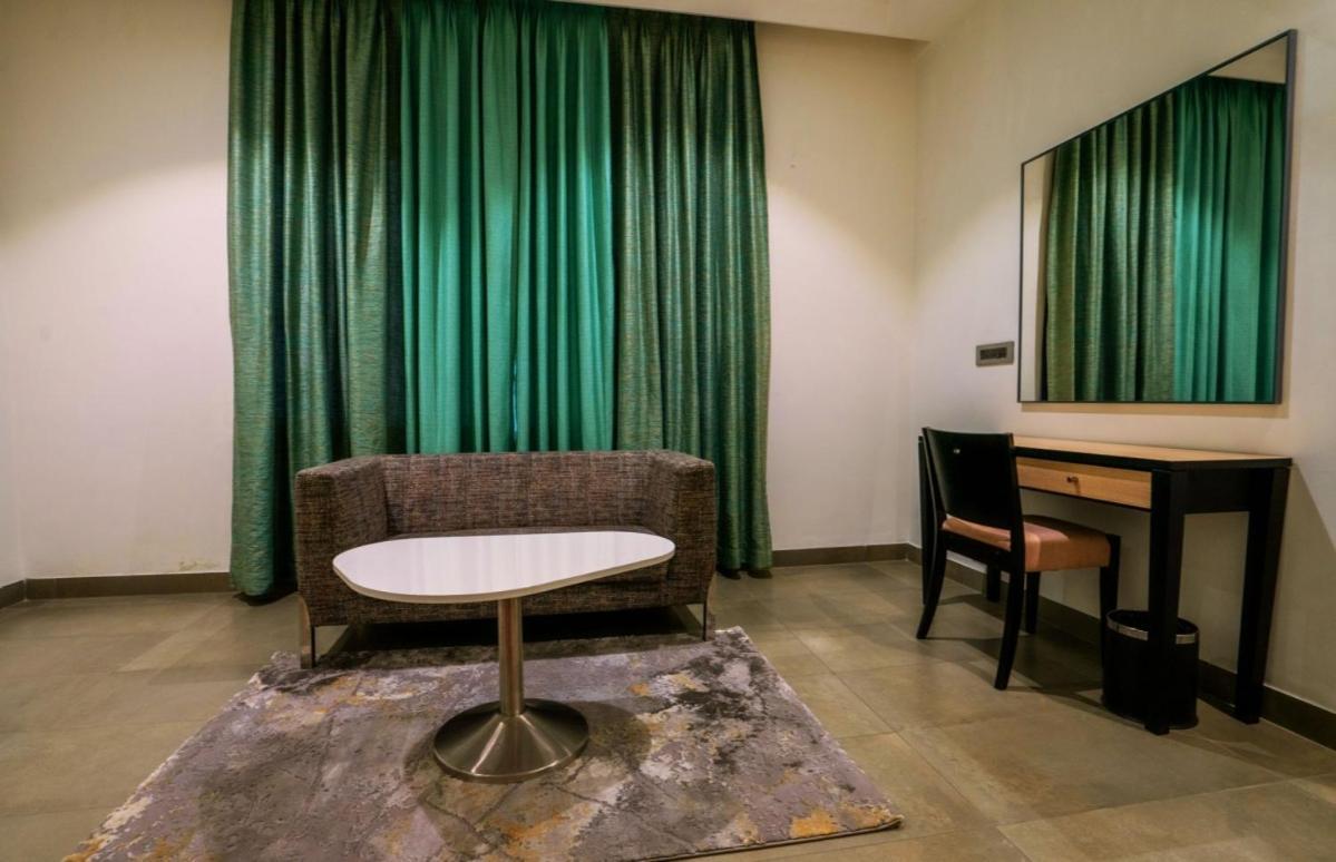 Hotel Star City Ченнаї Екстер'єр фото